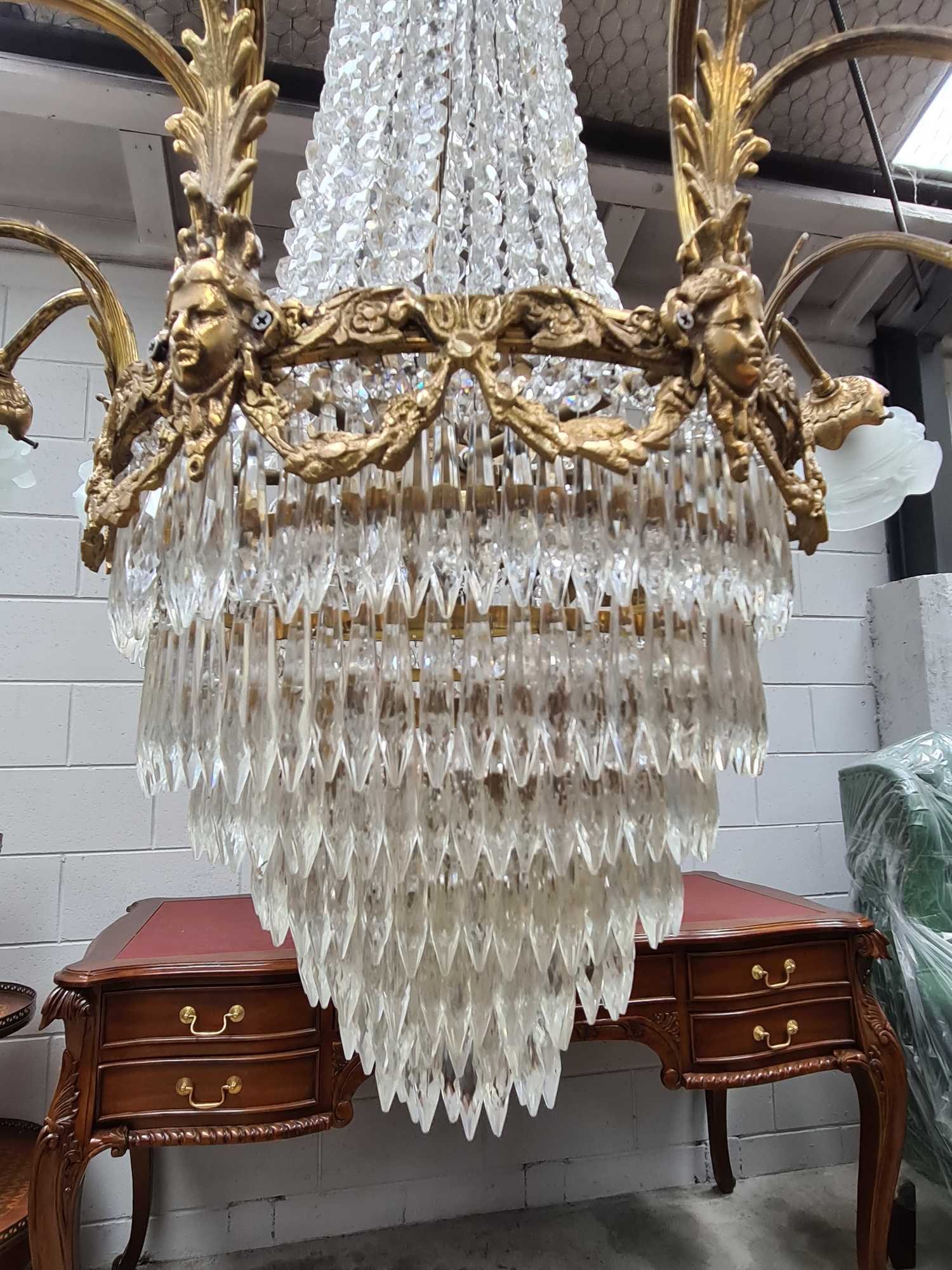 LARGE ITALIAN CHANDELIER