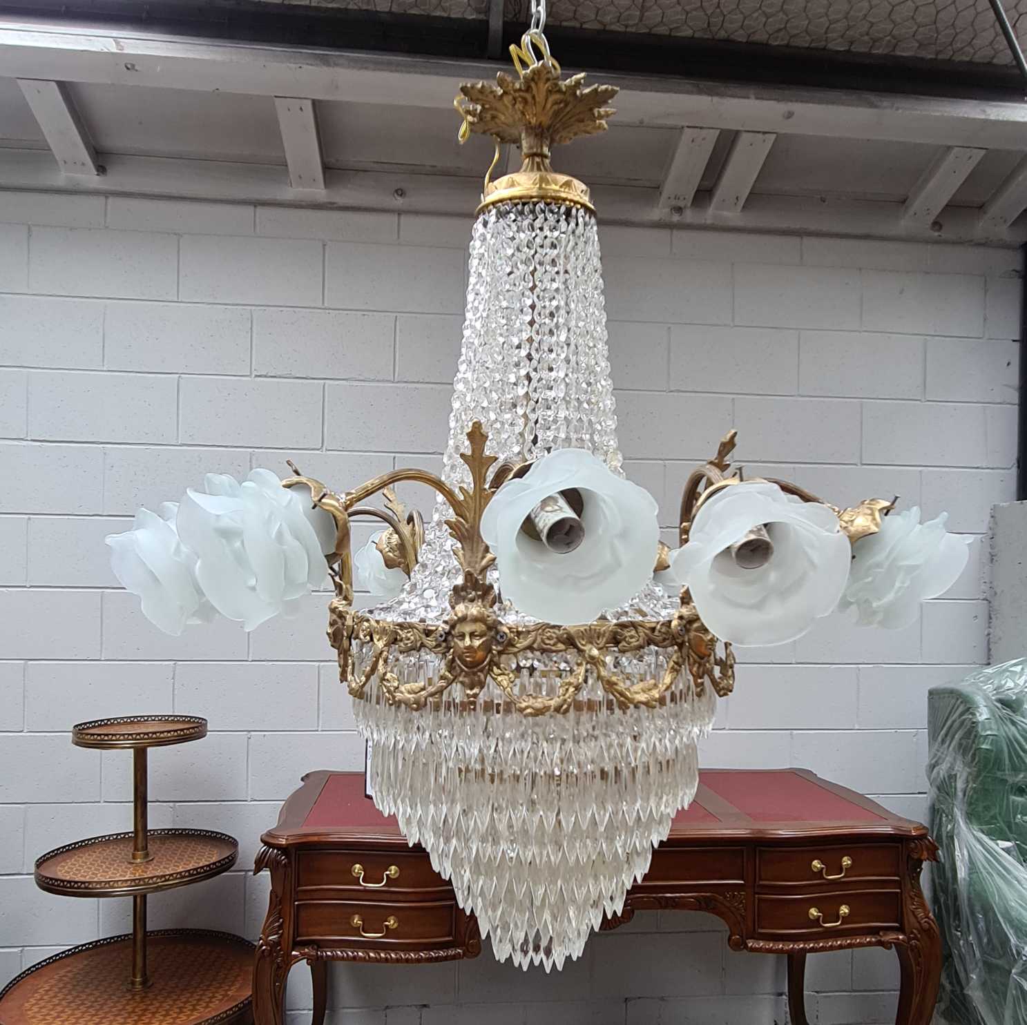LARGE ITALIAN CHANDELIER