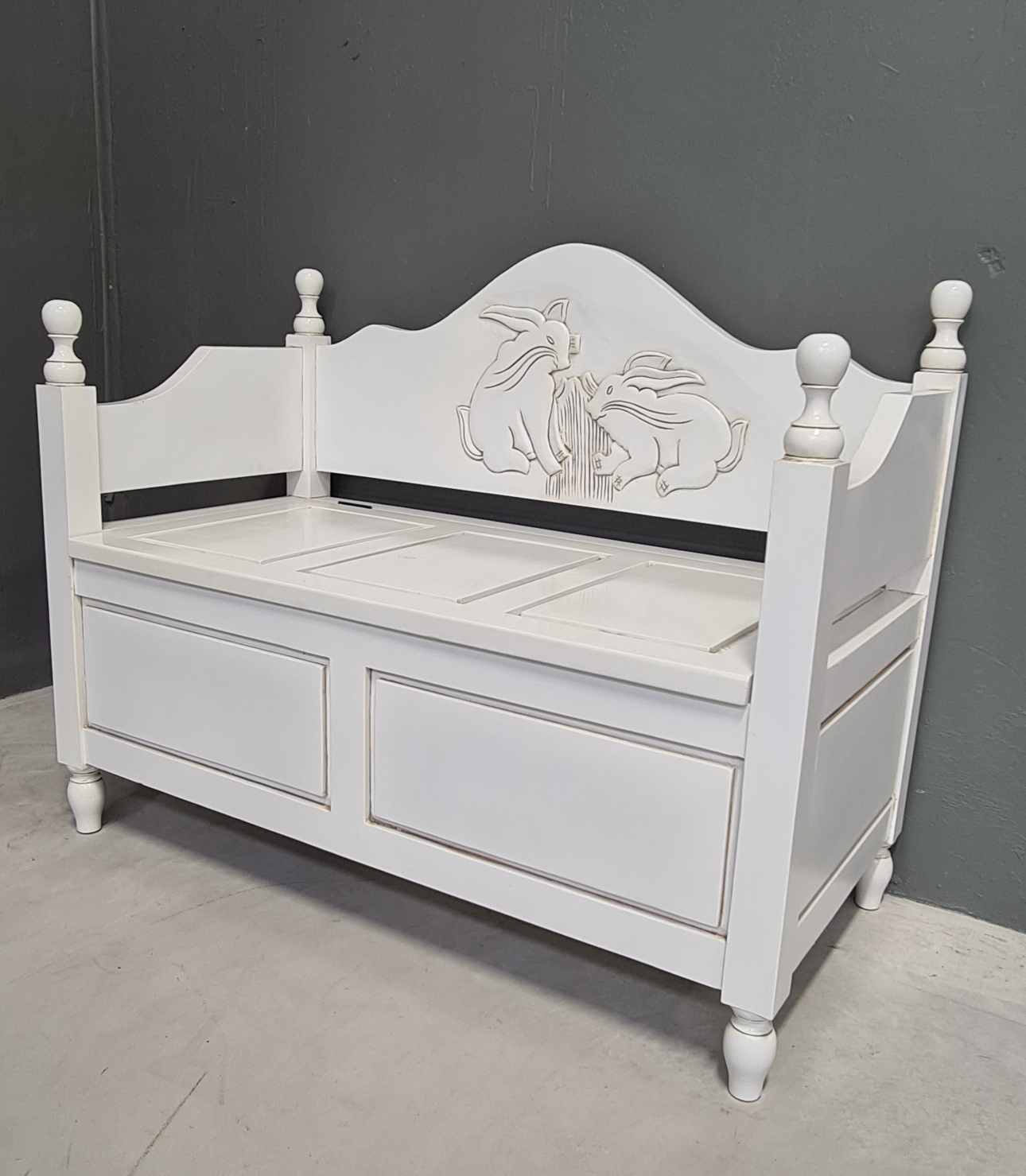 Rabbit Storage Hall seat