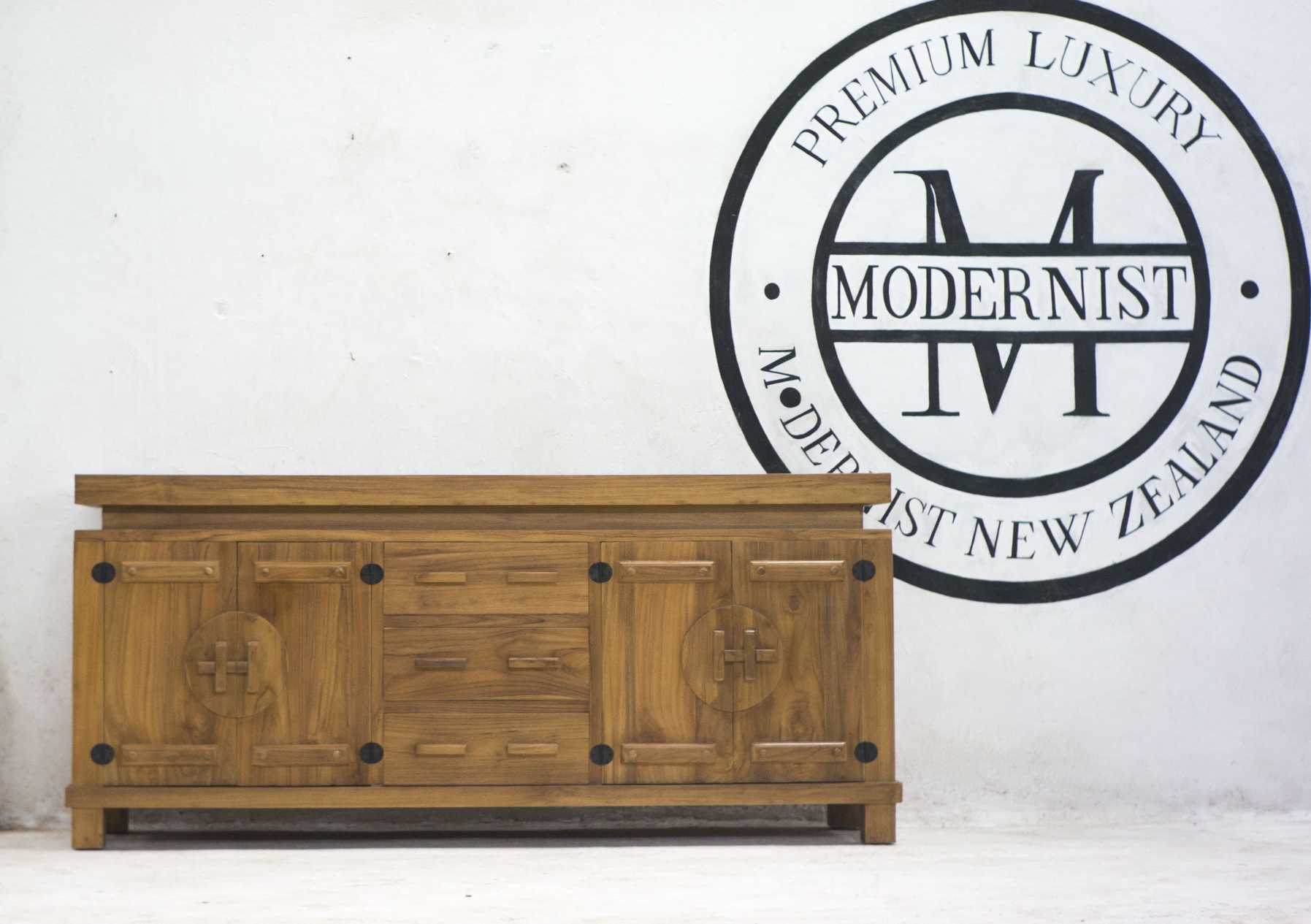 LARGE HONG ORIENTAL SIDEBOARD