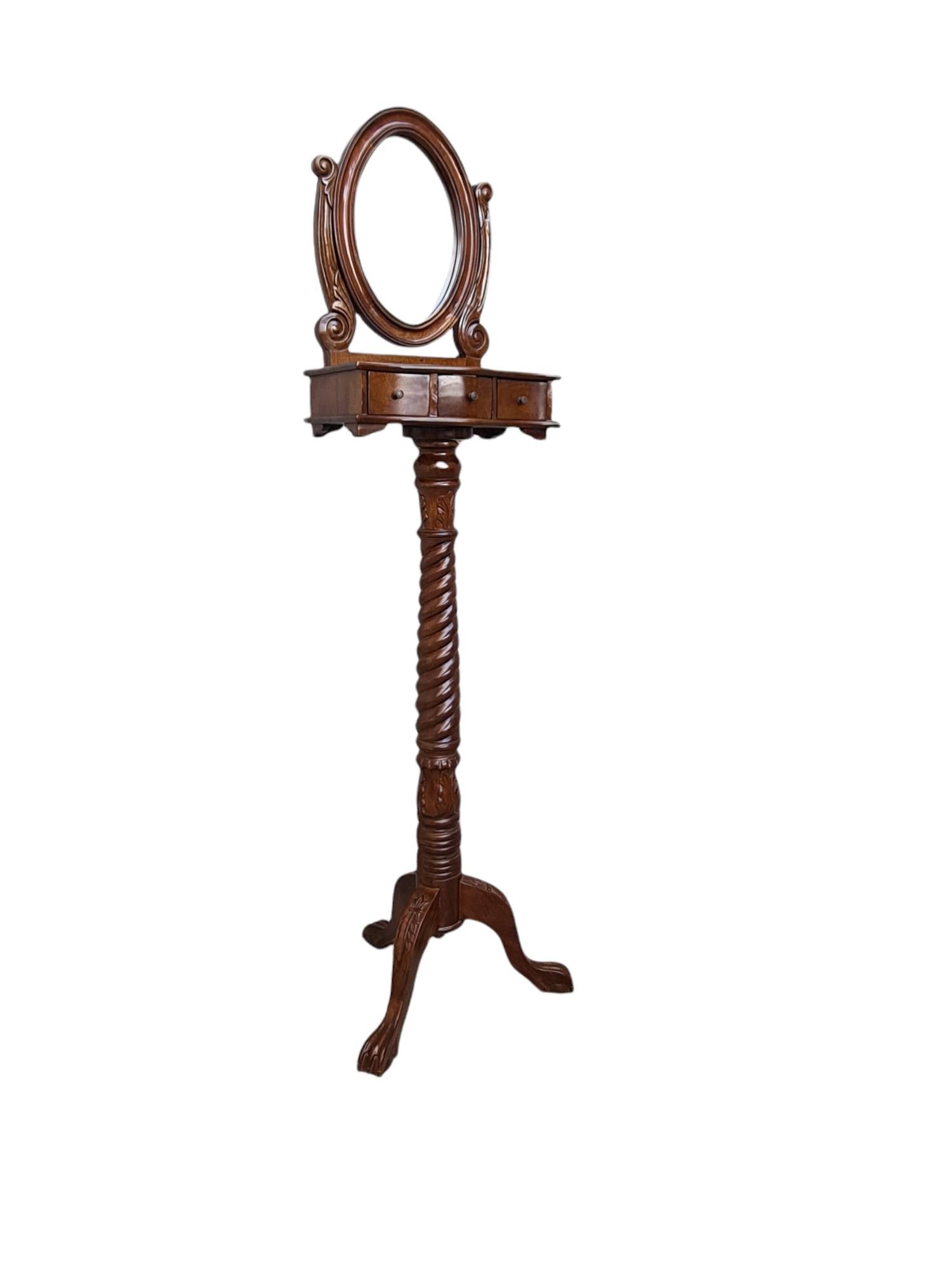 VICTORIAN GENTLEMEN SHAVING STAND