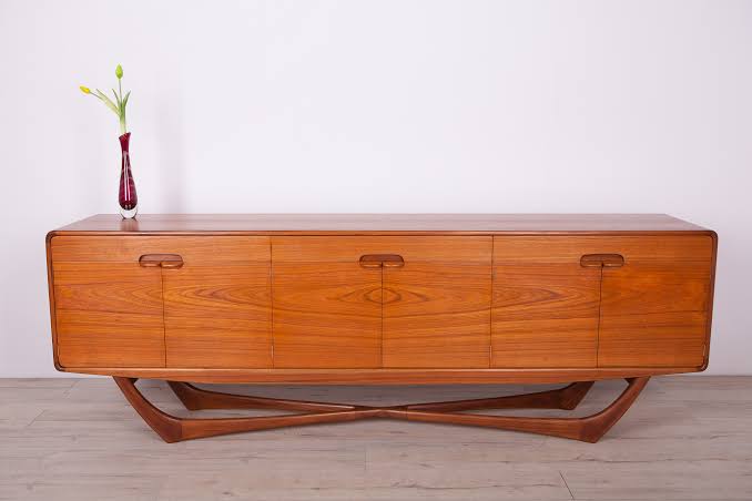 MID CENTURY FURNITURE