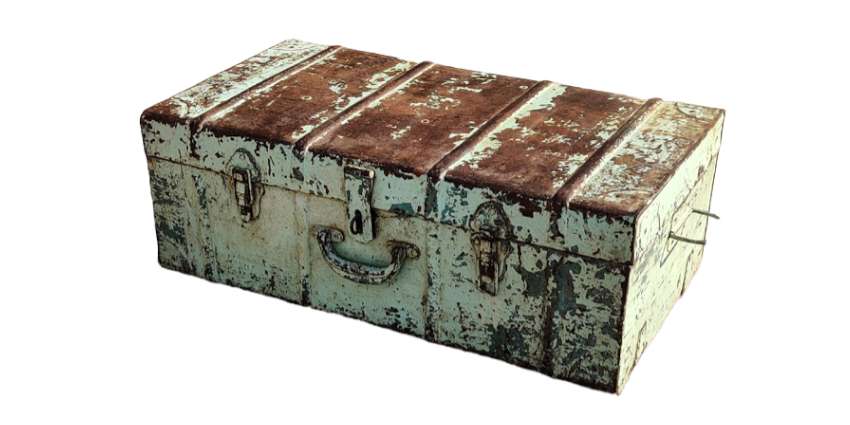 VINTAGE METAL TRUNK