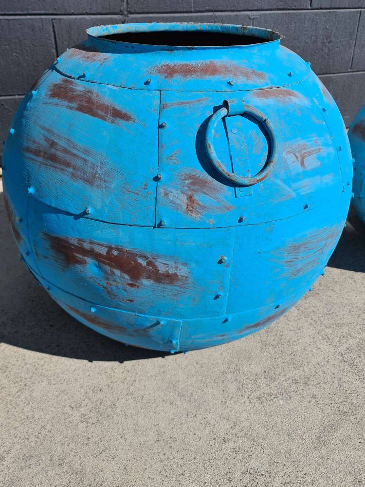Bluewashed large Round Iron Pots S3