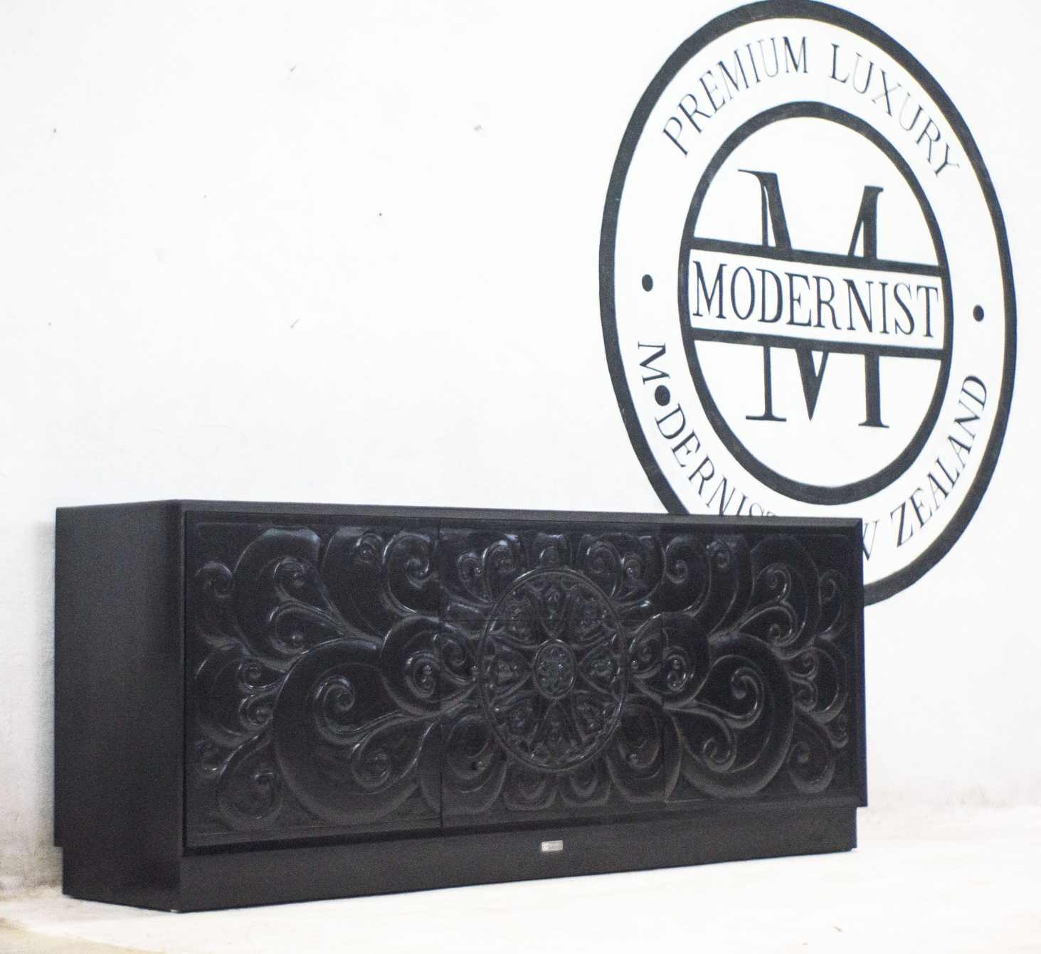 AURA SIDEBOARD