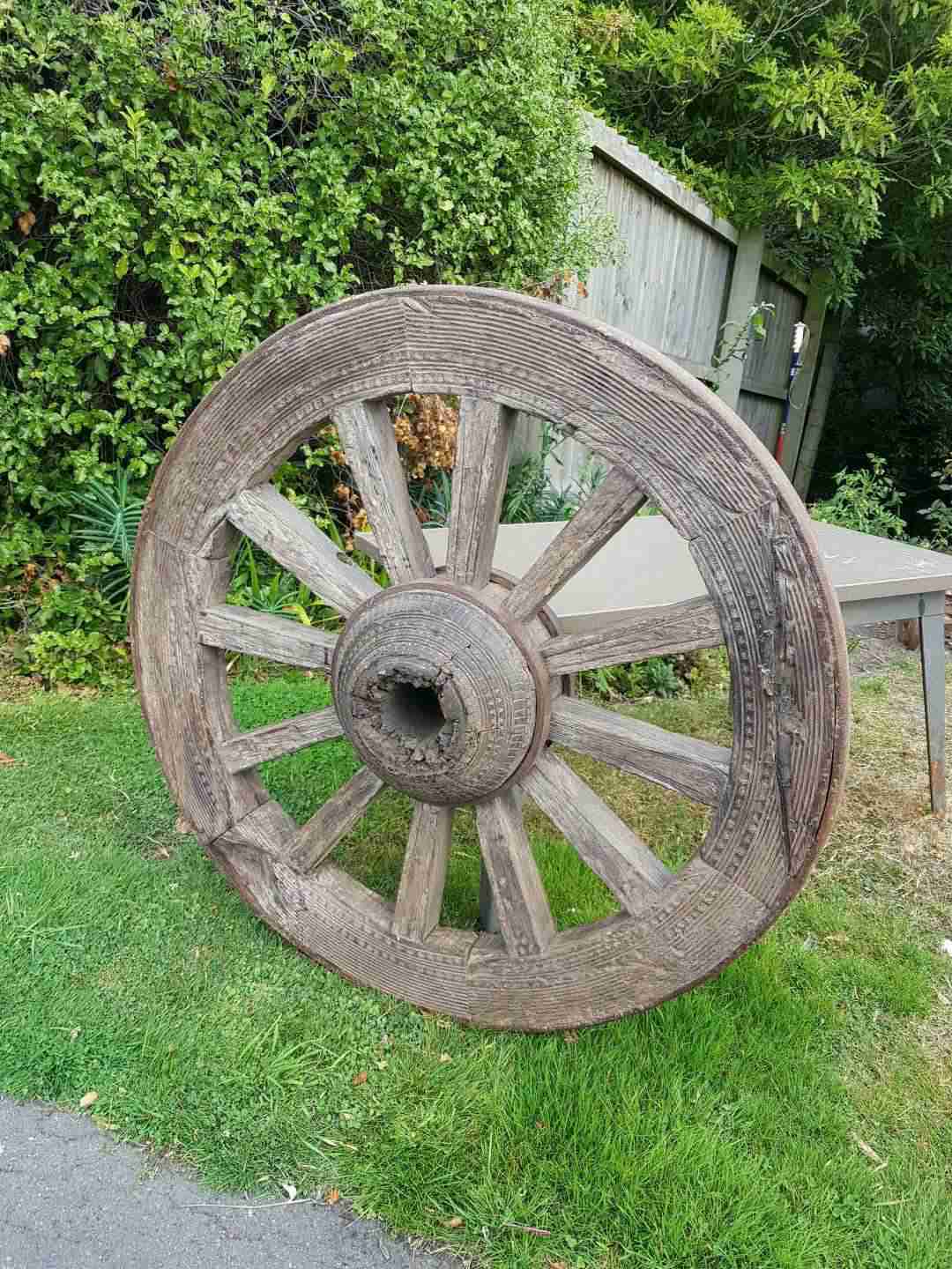 ANTIQUE WAGON WHEELS