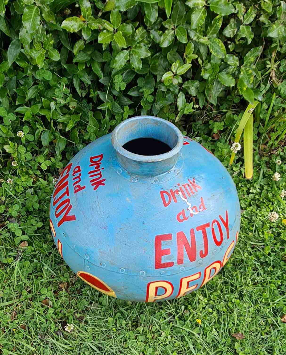 VINTAGE PEPSI URN