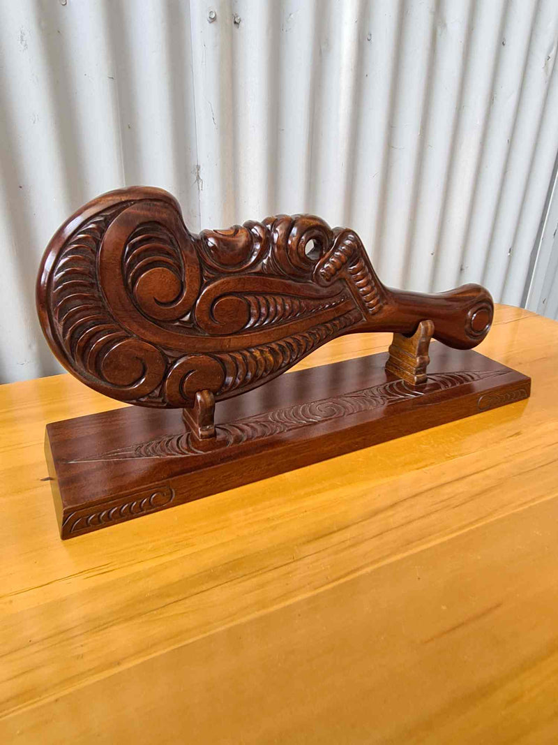 Maori Carving on stand