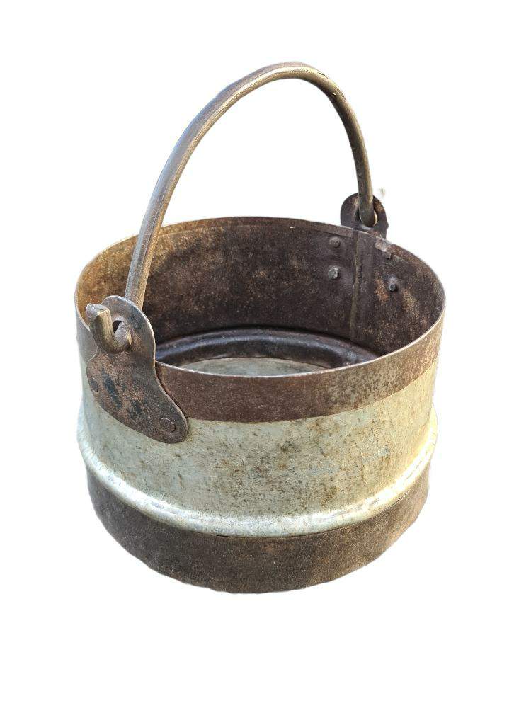 VINTAGE IRON PAN
