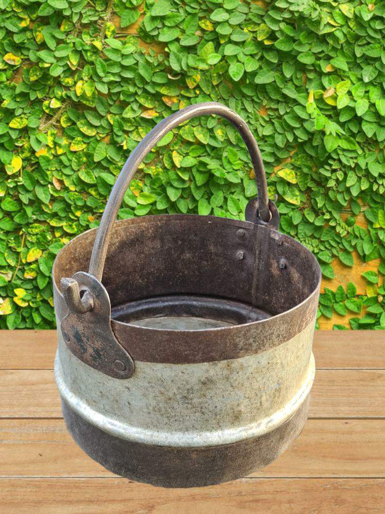 VINTAGE IRON PAN