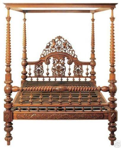 VICTORIAN FOUR POSTER CANOPY BED