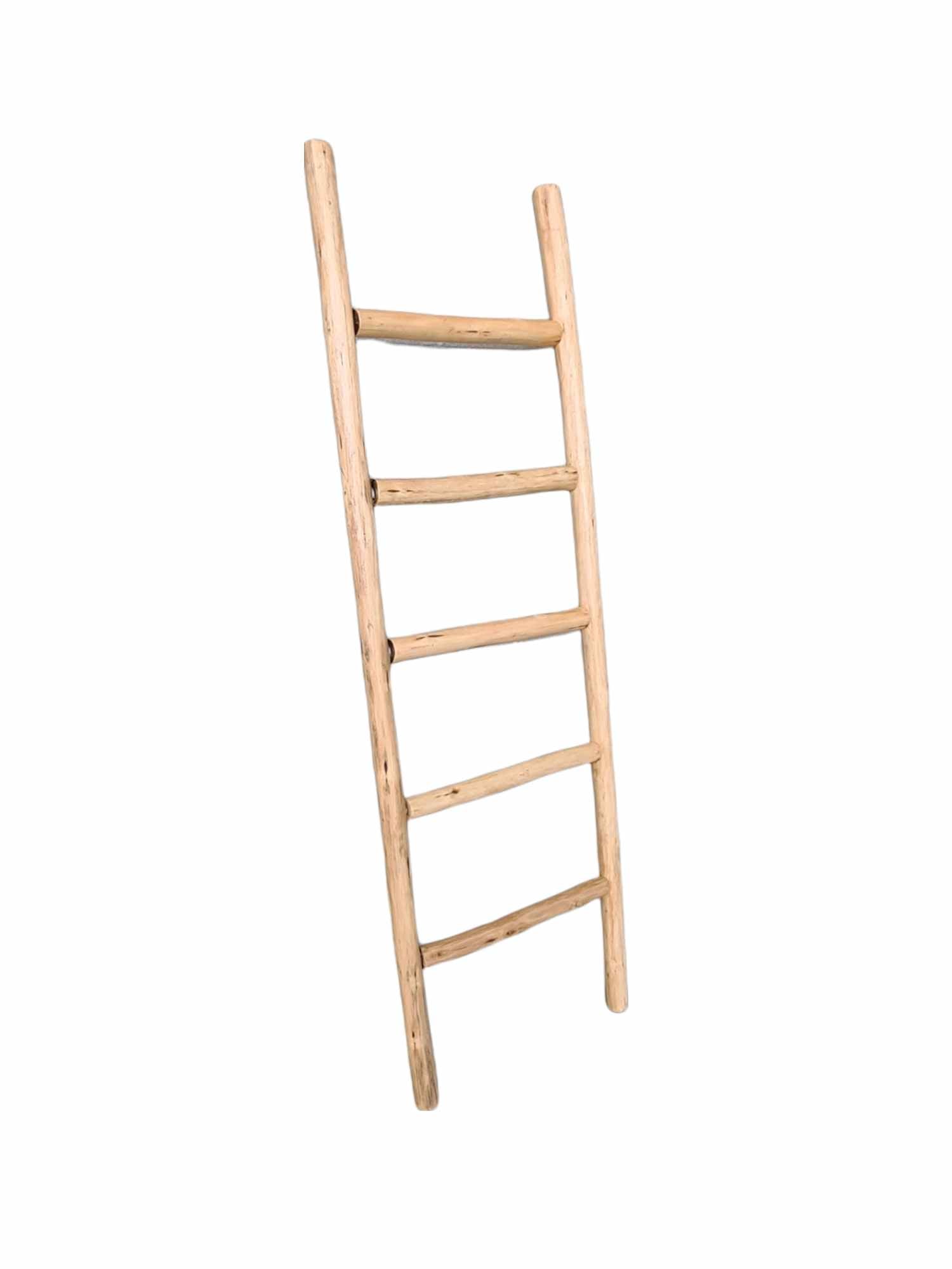 JENNIFER WOODEN LADDER MEDIUM